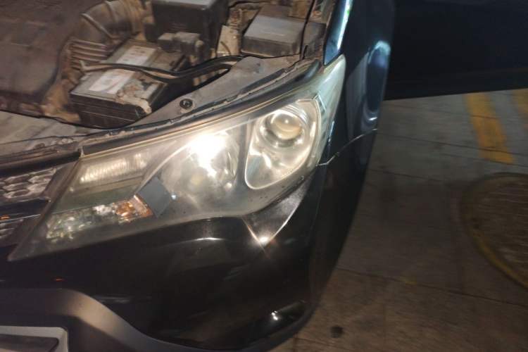 Used Toyota RAV4 2013 2.0L CVT Four-Wheel Drive Fashion Edition Engine Bay Left