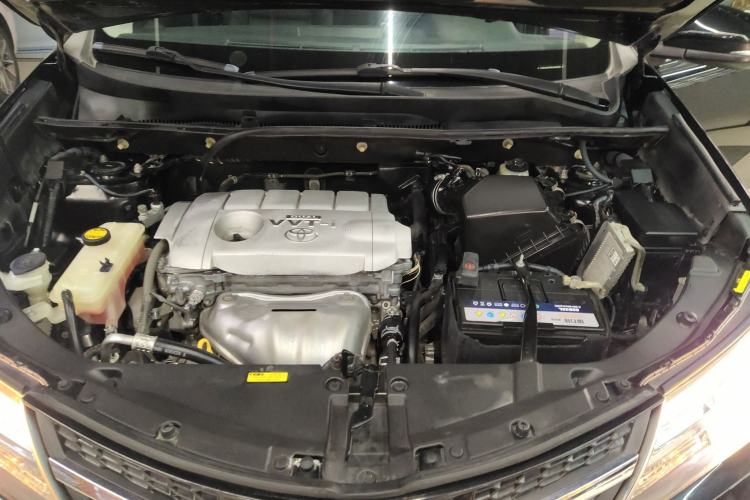 Used Toyota RAV4 2013 2.5L Automatic 4x4 Elite Edition Engine Bay