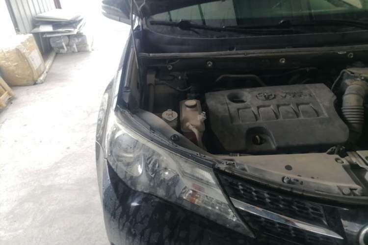 Used Toyota RAV4 2013 2.0L CVT Four-Wheel Drive New Edition Engine Bay Right