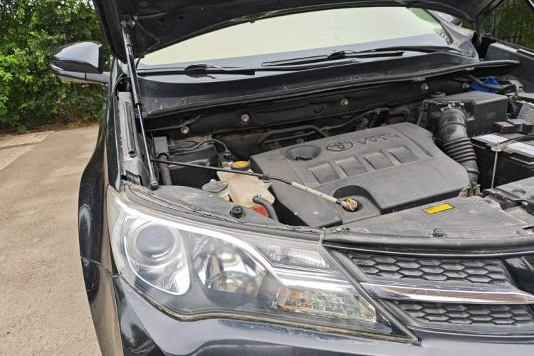 Used Toyota RAV4 2013 2.0L Manual Two-Wheel Drive Urban Edition Engine Bay Right