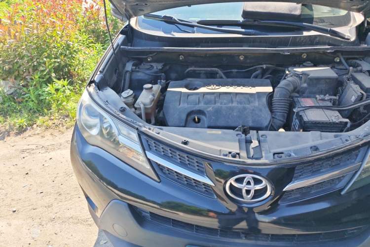 Used Toyota RAV4 2013 2.0L CVT Two-Wheel Drive Urban Edition Engine Bay Right