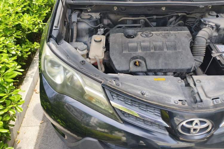 Used Toyota RAV4 2013 2.0L CVT Two-Wheel Drive Urban Edition Engine Bay Right