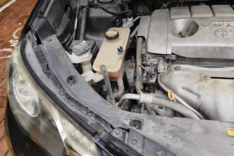 Used Toyota RAV4 2013 2.5L Automatic 4x4 Elite Edition Engine Bay Right