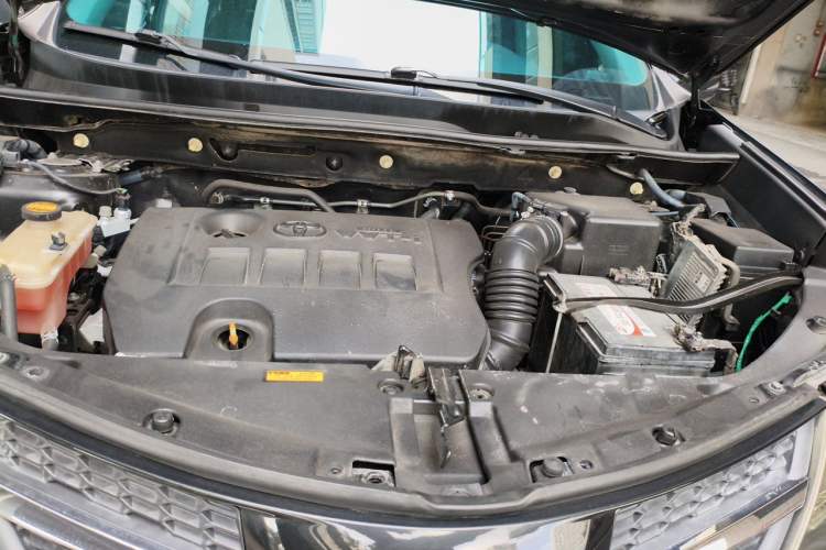 Used Toyota RAV4 2013 2.0L CVT Two-Wheel Drive Urban Edition Engine Bay Right