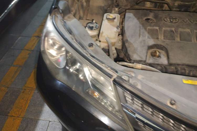Used Toyota RAV4 2013 2.0L CVT Four-Wheel Drive Fashion Edition Engine Bay Right
