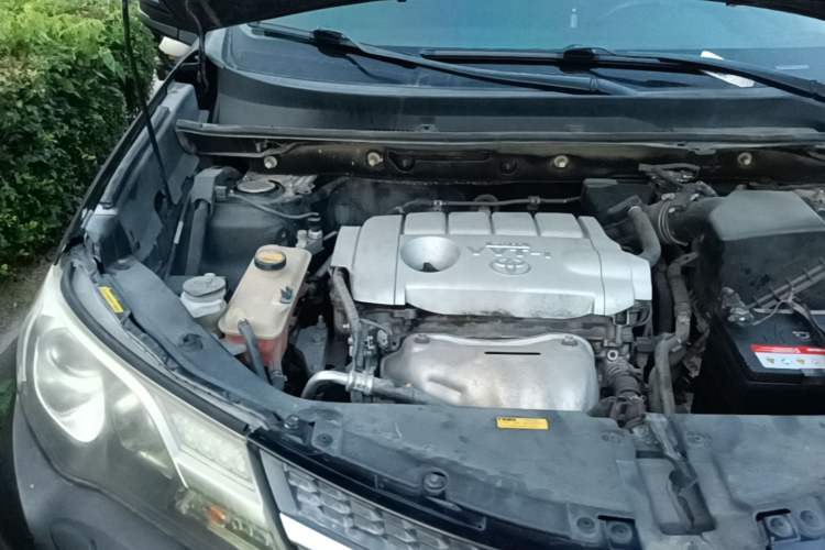 Used Toyota RAV4 2013 2.5L Automatic 4x4 Luxury Edition Engine Bay Right