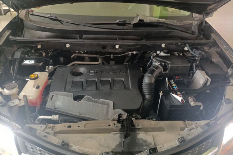 Used Toyota RAV4 2013 2.0L CVT Two-Wheel Drive Urban Edition Engine Bay