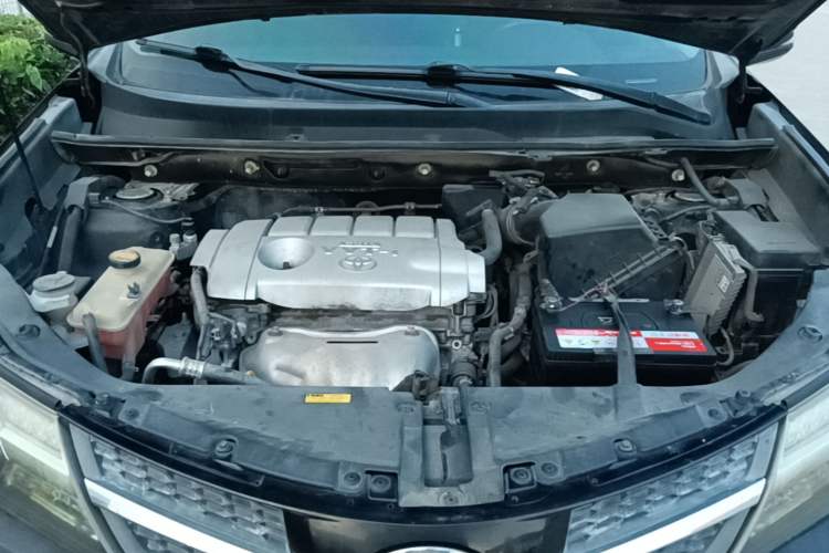 Used Toyota RAV4 2013 2.5L Automatic 4x4 Luxury Edition Engine Bay
