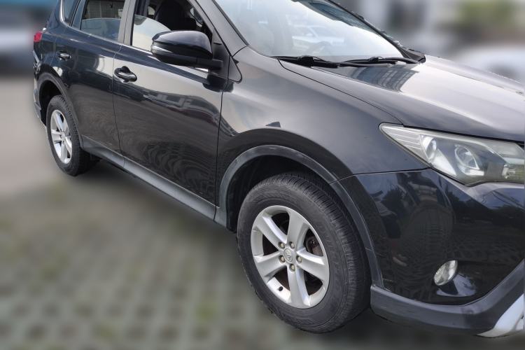 Used Toyota RAV4 2013 2.0L CVT Two-Wheel Drive Urban Edition Front Right 45 Deg