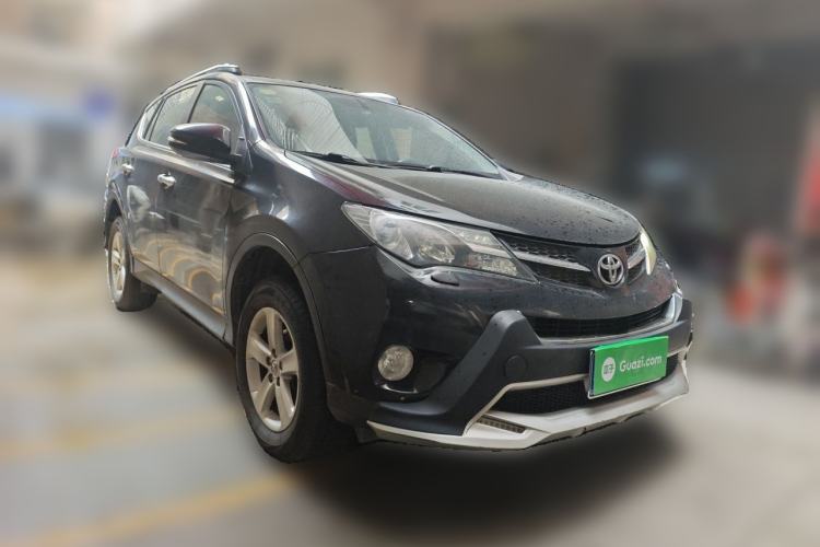 Used Toyota RAV4 2013 2.5L Automatic 4x4 Elite Edition Front Right 45 Deg