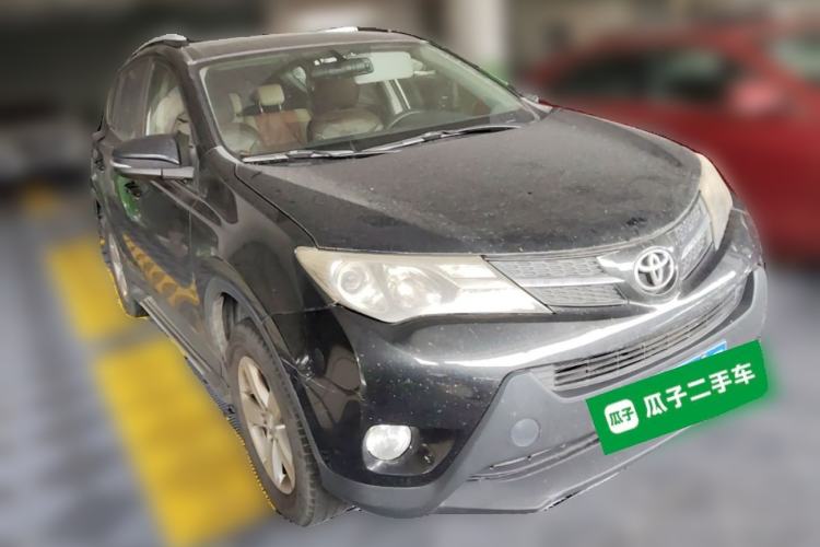 Used Toyota RAV4 2013 2.0L CVT Four-Wheel Drive Fashion Edition Front Right 45 Deg