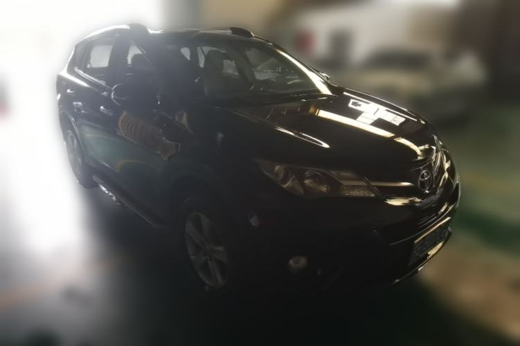 Used Toyota RAV4 2013 2.0L CVT Four-Wheel Drive New Edition Front Right 45 Deg
