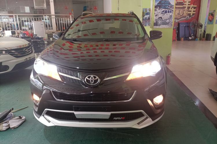 Used Toyota RAV4 2013 2.0L CVT Two-Wheel Drive Urban Edition Front