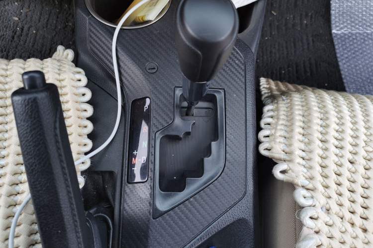 Used Toyota RAV4 2013 2.0L CVT Two-Wheel Drive Urban Edition Gear Lever
