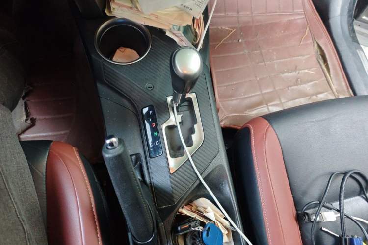 Used Toyota RAV4 2013 2.5L Automatic 4x4 Prestige Edition Gear Lever