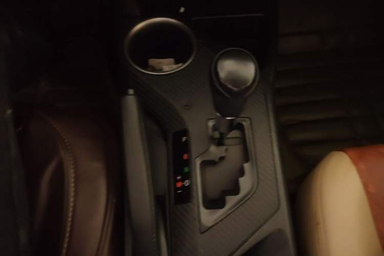 Used Toyota RAV4 2013 2.0L CVT Four-Wheel Drive Fashion Edition Gear Lever