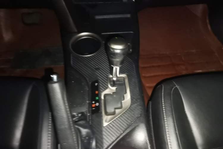 Used Toyota RAV4 2013 2.0L CVT Four-Wheel Drive New Edition Gear Lever