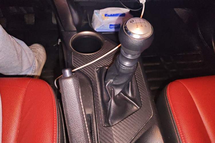Used Toyota RAV4 2013 2.0L Manual Two-Wheel Drive Urban Edition Gear Lever