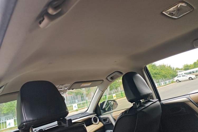 Used Toyota RAV4 2013 2.0L Manual Two-Wheel Drive Urban Edition Headliner