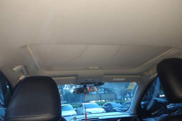 Used Toyota RAV4 2013 2.0L CVT Four-Wheel Drive Fashion Edition Headliner