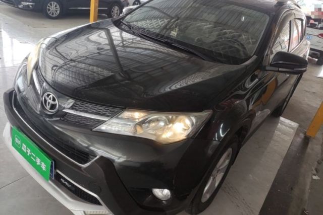 Używany Toyota RAV4 2013 2.0L CVT Four-Wheel Drive New Edition