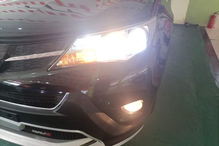 Used Toyota RAV4 2013 2.0L CVT Two-Wheel Drive Urban Edition Left Front Headlight