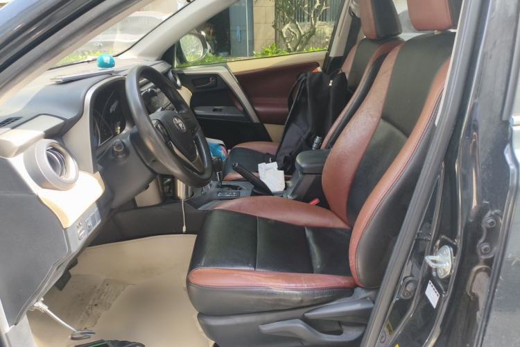 Used Toyota RAV4 2013 2.0L CVT Two-Wheel Drive Urban Edition Left Front Seat