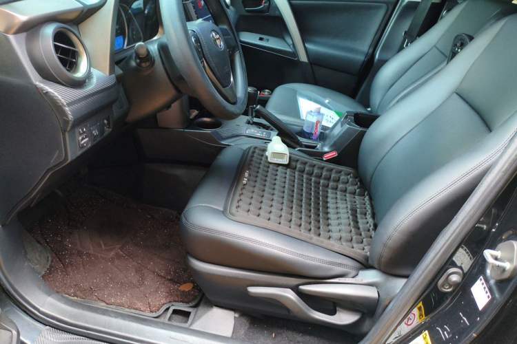 Used Toyota RAV4 2013 2.0L CVT Two-Wheel Drive Urban Edition Left Front Seat