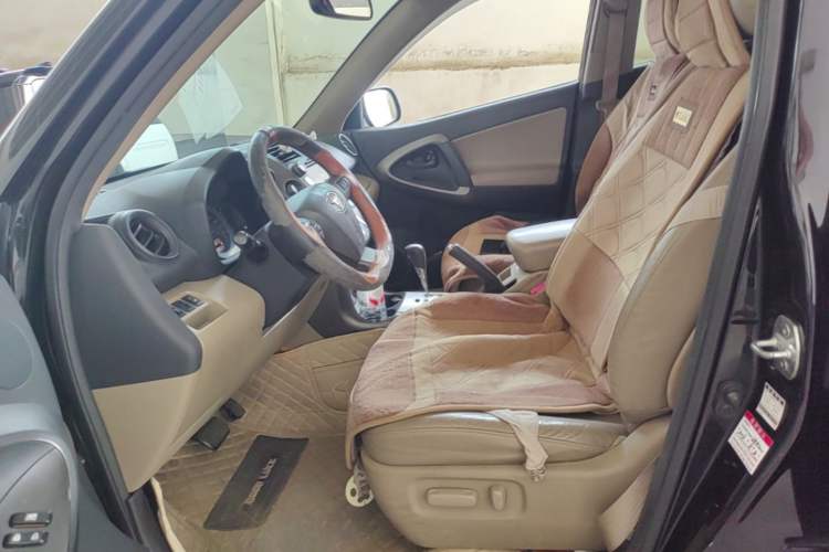 Used Toyota RAV4 2013 Special Edition 2.0L Automatic Elite Left Front Seat
