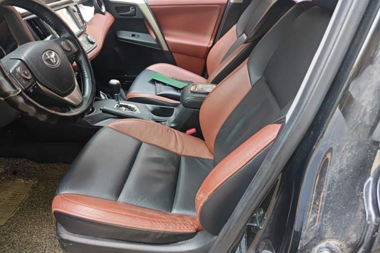 Used Toyota RAV4 2013 2.5L Automatic 4x4 Elite Edition Left Front Seat