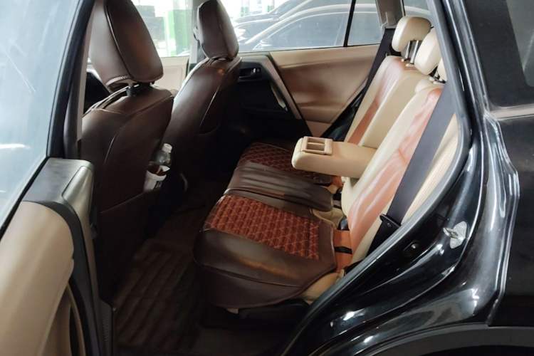 Used Toyota RAV4 2013 2.0L CVT Four-Wheel Drive Fashion Edition Left Rear Seat