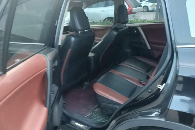 Used Toyota RAV4 2013 2.5L Automatic 4x4 Luxury Edition Left Rear Seat