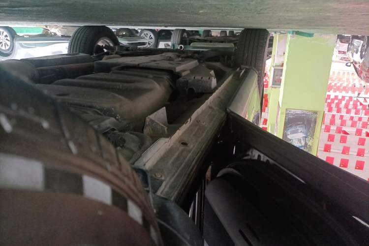 Used Toyota RAV4 2013 2.0L CVT Two-Wheel Drive Urban Edition Left Side Sill