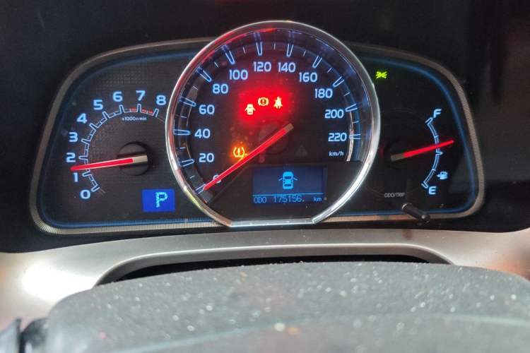 Used Toyota RAV4 2013 2.5L Automatic 4x4 Prestige Edition Odometer Close Up
