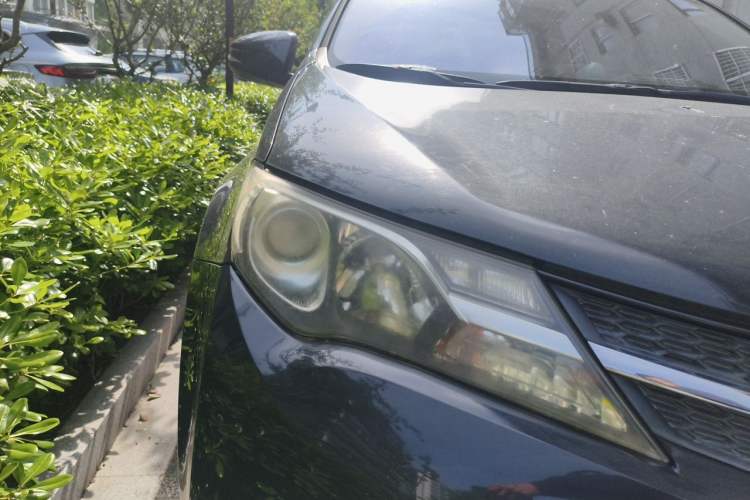 Used Toyota RAV4 2013 2.0L CVT Two-Wheel Drive Urban Edition Right Front Headlight
