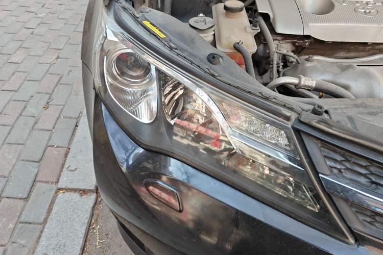 Used Toyota RAV4 2013 2.5L Automatic 4x4 Elite Edition Right Front Headlight