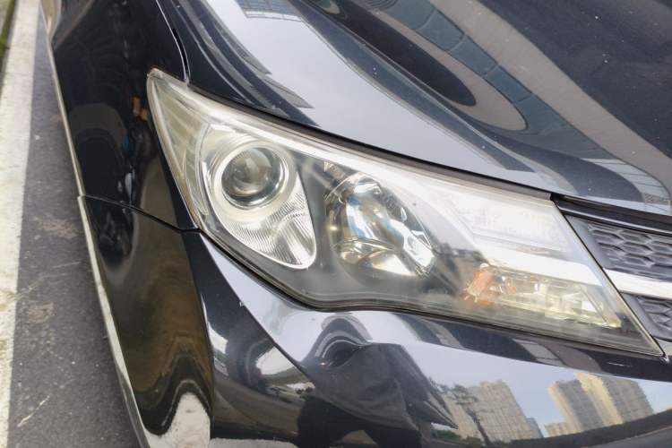 Used Toyota RAV4 2013 2.0L CVT Two-Wheel Drive Urban Edition Right Front Headlight