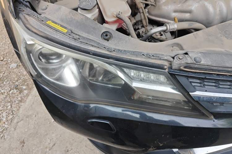 Used Toyota RAV4 2013 2.5L Automatic 4x4 Elite Edition Right Front Headlight