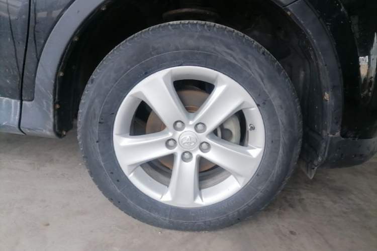 Used Toyota RAV4 2013 2.0L CVT Four-Wheel Drive New Edition Right Front Wheel Hub
