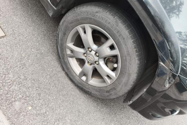 Used Toyota RAV4 2013 Special Edition 2.0L Automatic Elite Right Front Wheel Hub