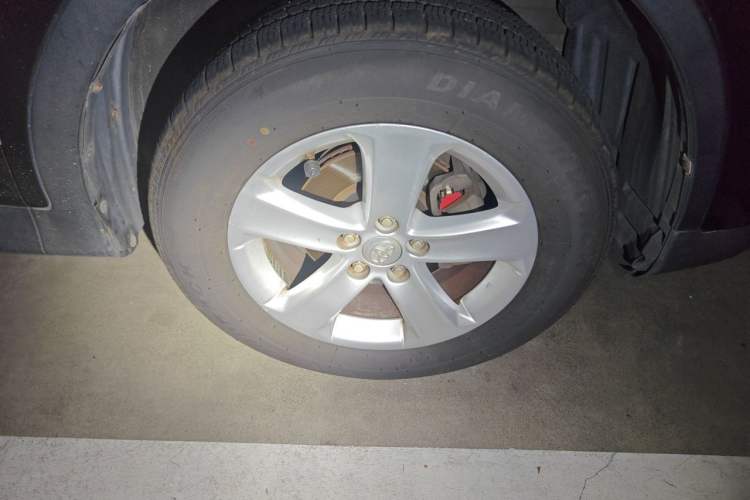 Used Toyota RAV4 2013 2.5L Automatic 4x4 Elite Edition Right Front Wheel Hub