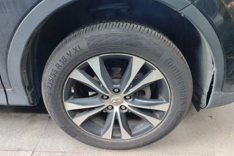 Used Toyota RAV4 2013 2.5L Automatic 4x4 Prestige Edition Right Front Wheel Hub