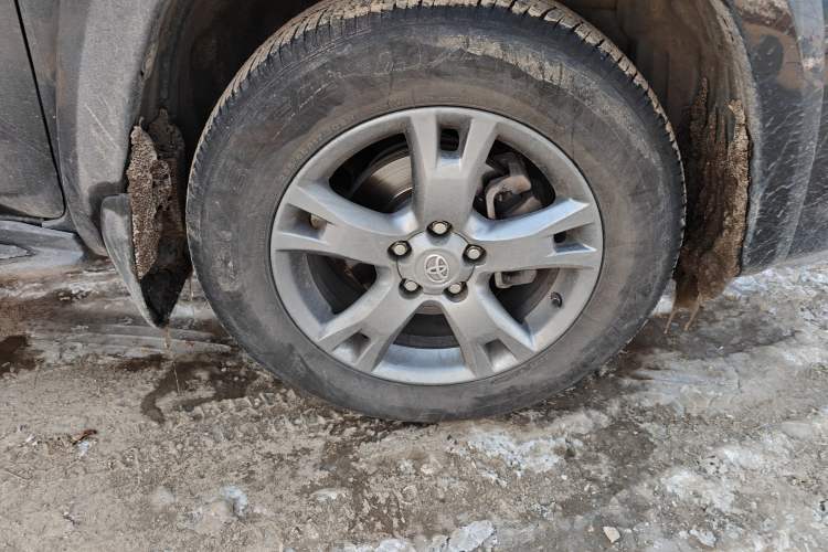 Used Toyota RAV4 2013 Special Edition 2.0L Manual Classic Right Front Wheel Hub
