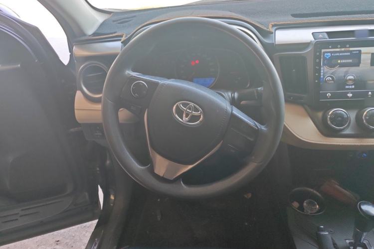 Used Toyota RAV4 2013 2.0L CVT Two-Wheel Drive Urban Edition Steering Wheel