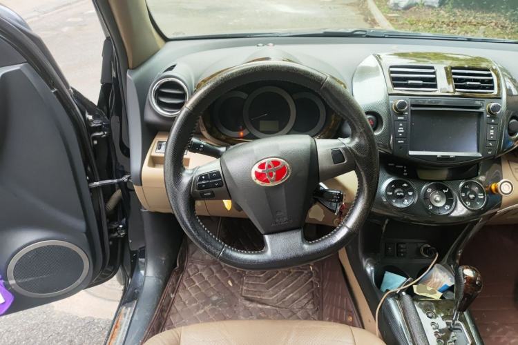 Used Toyota RAV4 2013 Special Edition 2.0L Automatic Elite Steering Wheel