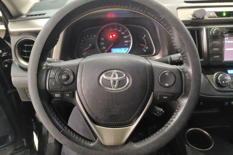 Used Toyota RAV4 2013 2.5L Automatic 4x4 Elite Edition Steering Wheel