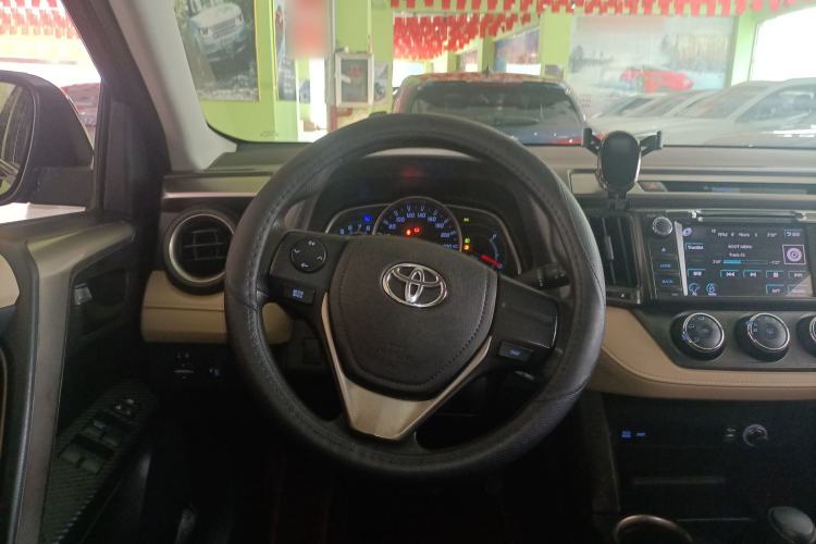 Used Toyota RAV4 2013 2.0L CVT Two-Wheel Drive Urban Edition Steering Wheel