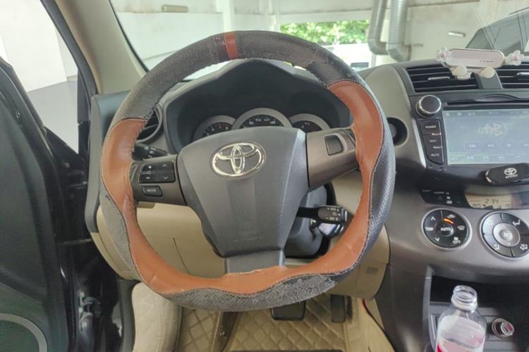 Used Toyota RAV4 2013 Special Edition 2.0L Automatic Elite Steering Wheel