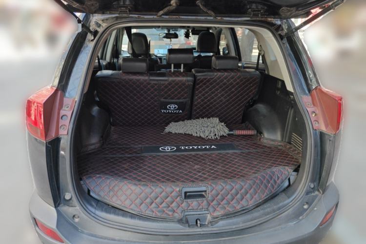 Used Toyota RAV4 2013 2.5L Automatic 4x4 Elite Edition Trunk