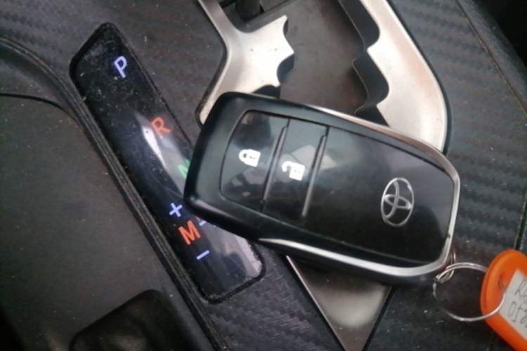 Used Toyota RAV4 2013 2.0L CVT Four-Wheel Drive New Edition Vehicle Key